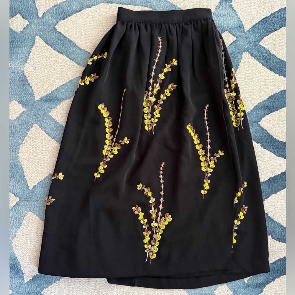H&M Black Midi Skirt with Yellow Floral Embroidery - Size 2